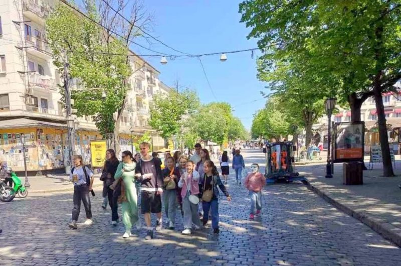 На Дерибасовской в Одессе, май 2025