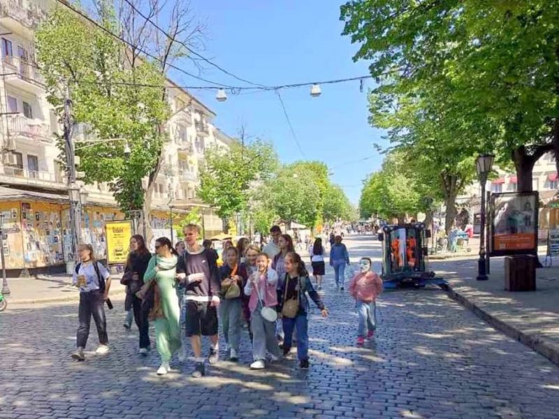 На Дерибасовской в Одессе, май 2025