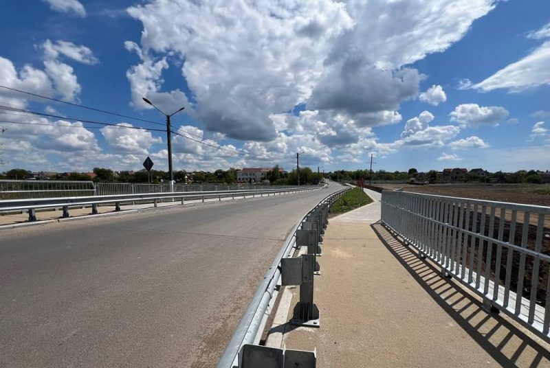 У передмісті Одеси модернізували дамбу