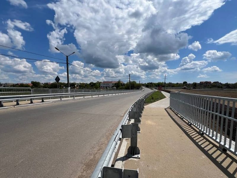 У передмісті Одеси модернізували дамбу