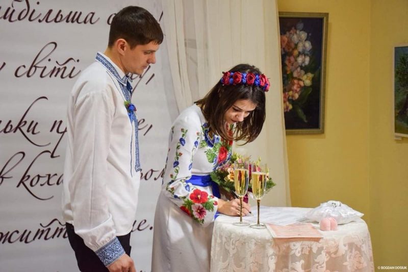весілля у вишиванках