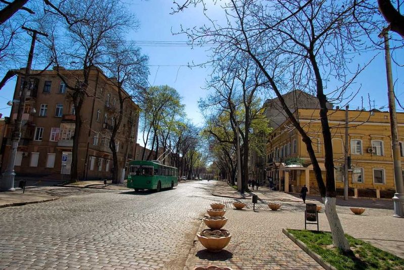 вулиця Льва Толстого