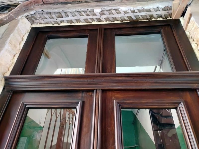 В Одессе вернули к жизни старинную дверь, пережившую пожар и века