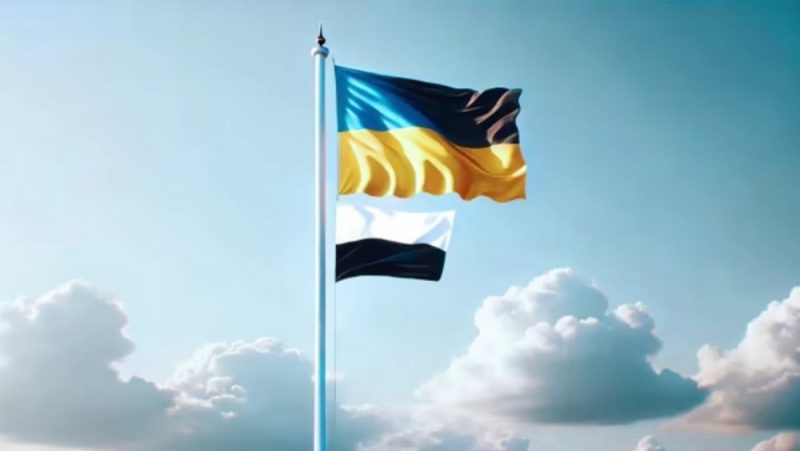 В Одесі на залізничному вокзалі підняли незвичний чорно-білий прапор