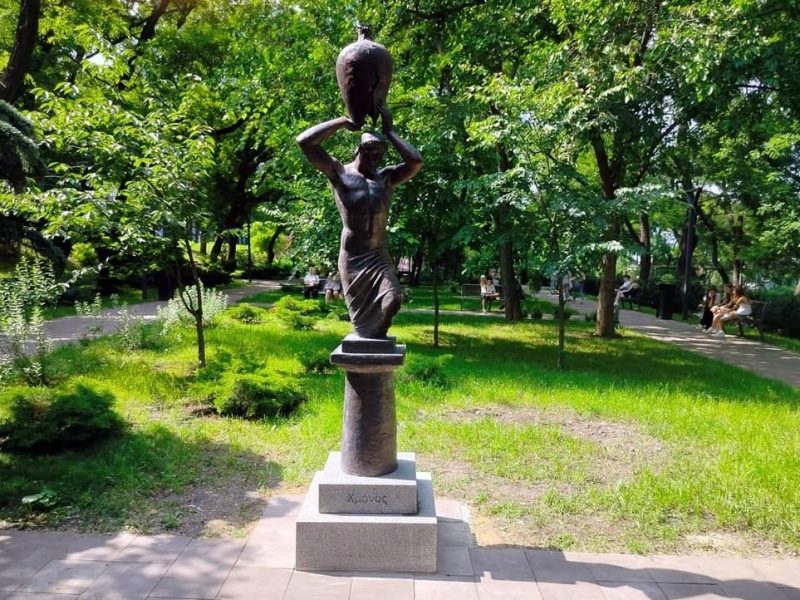Одесский Греческий парк, скульптура "Время"