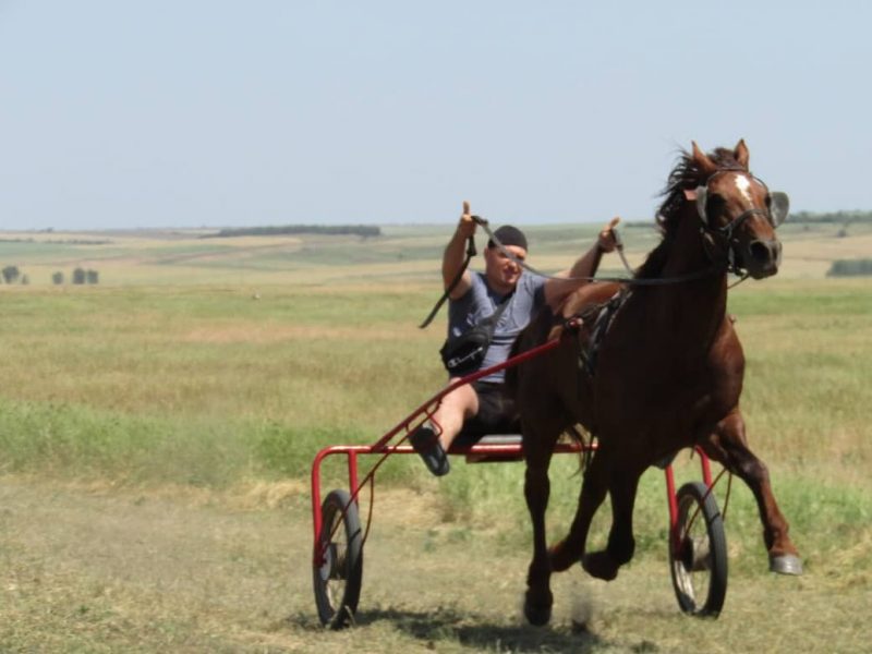 У Бородінській громаді на Одещині влаштували кінні перегони