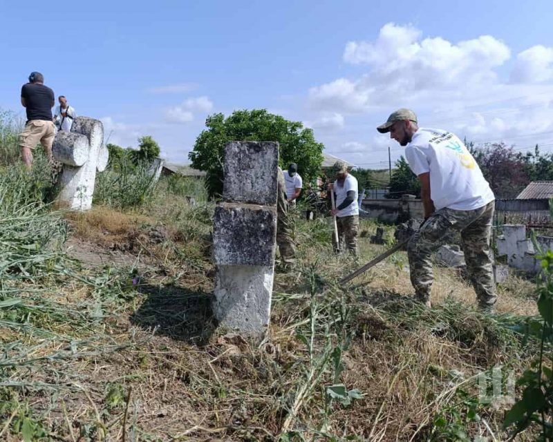 прибирання Сотниківського цвинтаря