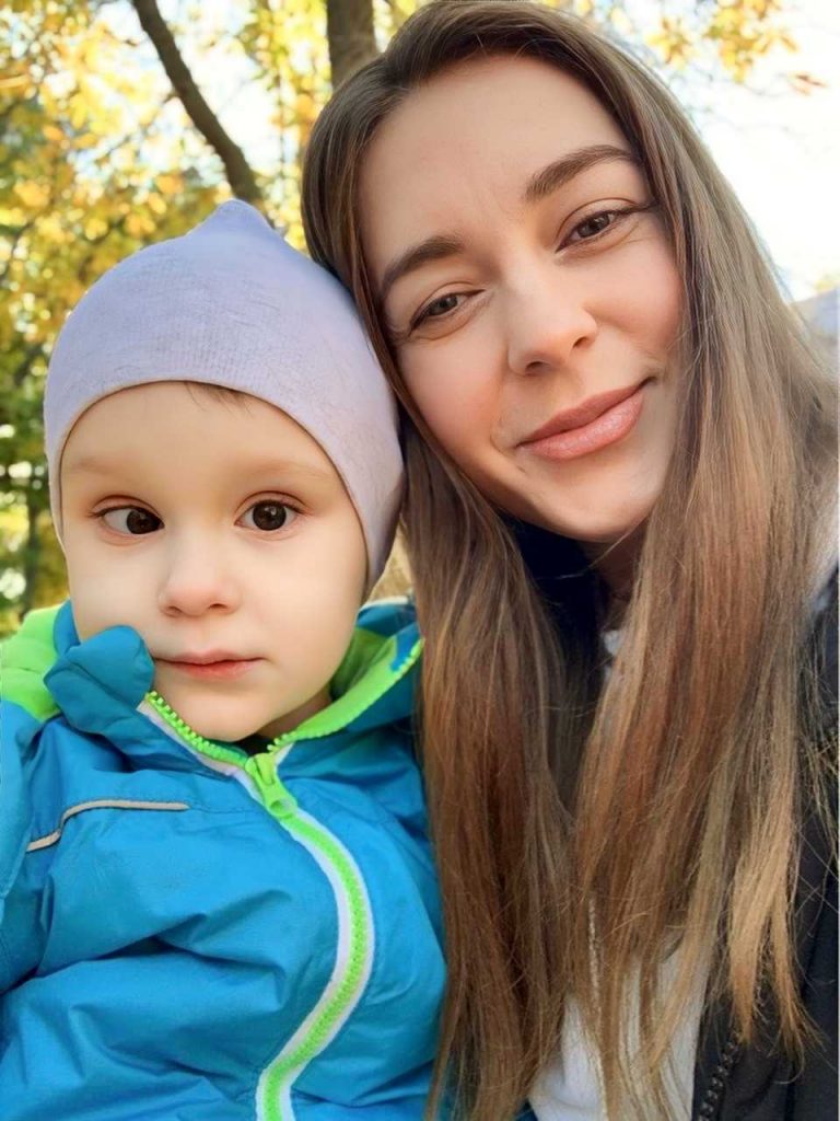 Вікторія Мамонтова з сином Данею