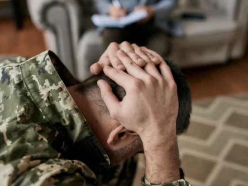 Допомога. Військовий