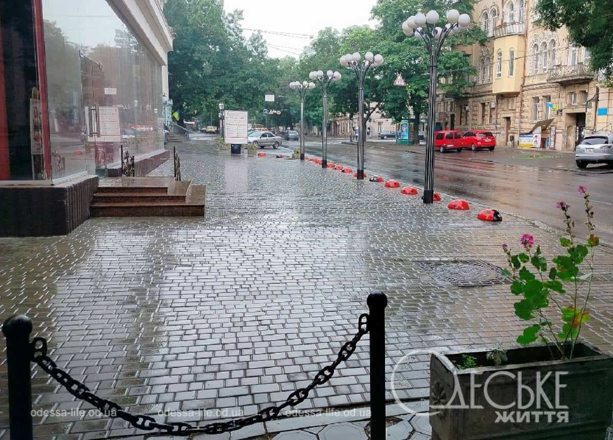Июль по-одесски: город накрыл долгожданный летний ливень