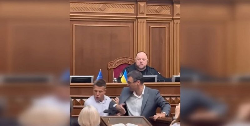 Нардеп Гончаренко устроил потасовку в Раде