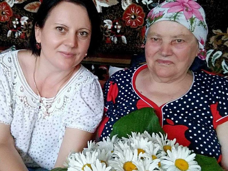 Хранительница семейных традиций Елена Бабенко с мамой Наташей