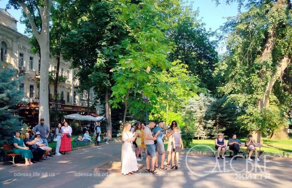 Июль по-одесски, прохожие