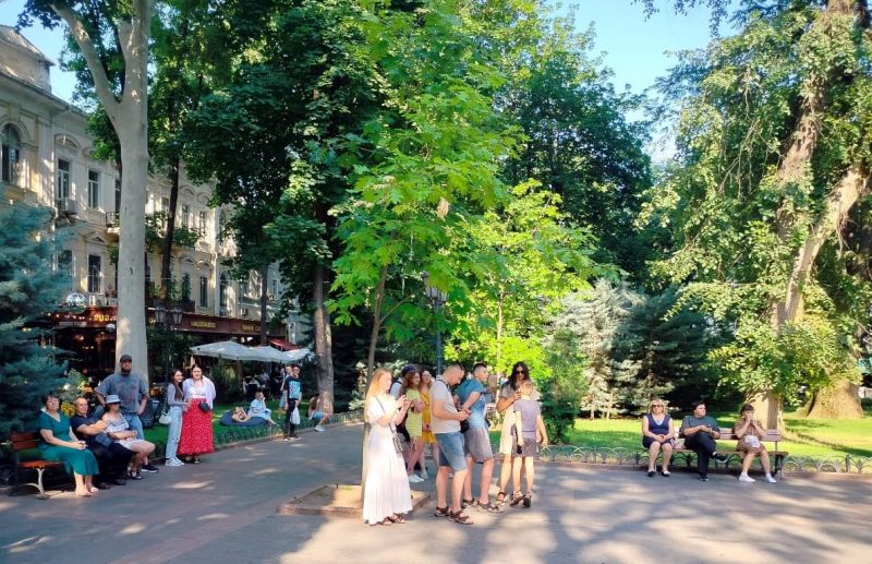 Июль по-одесски, прохожие