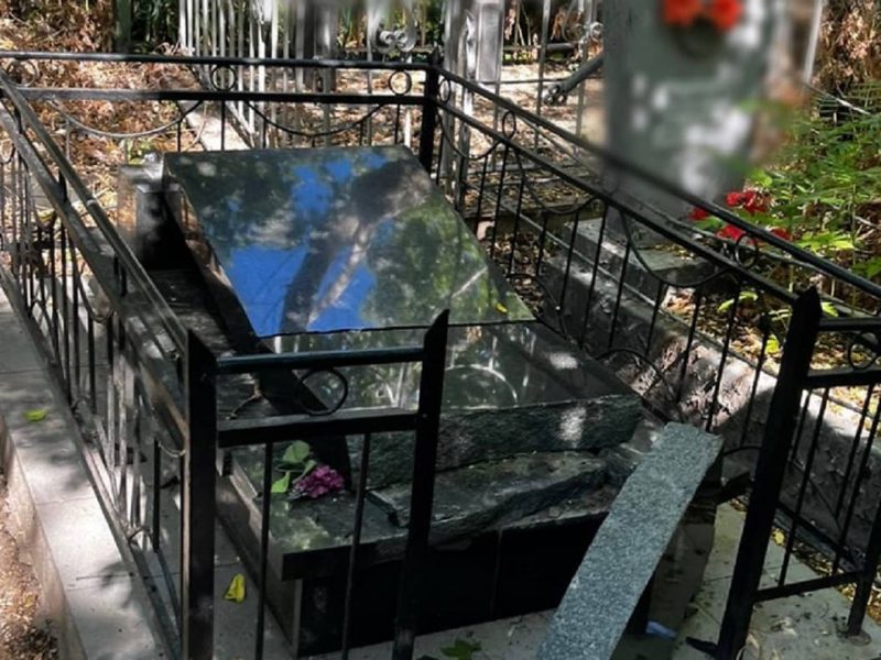 Пьяный одессит устроил погром на кладбище