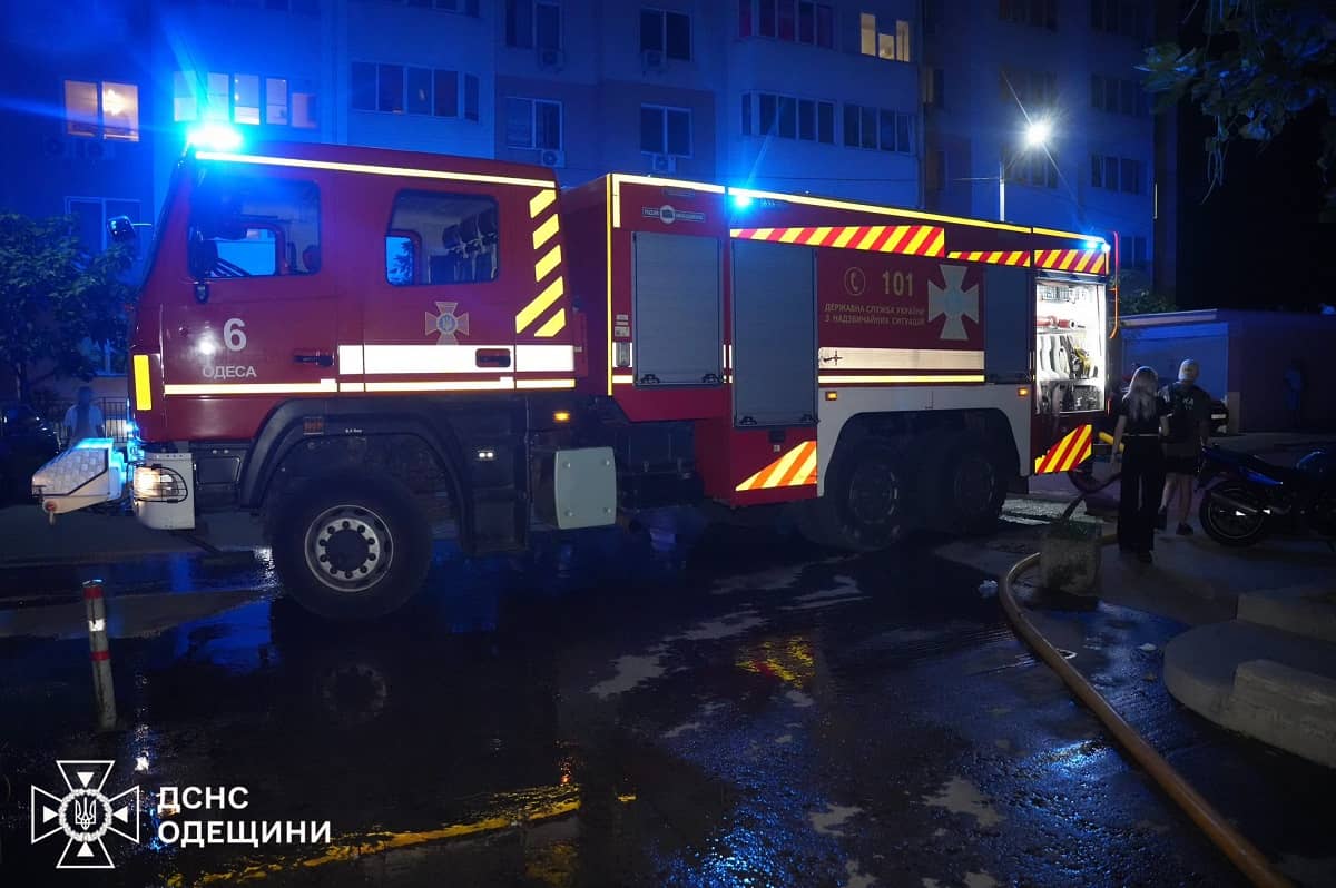 Пожар на Радужном в Одессе