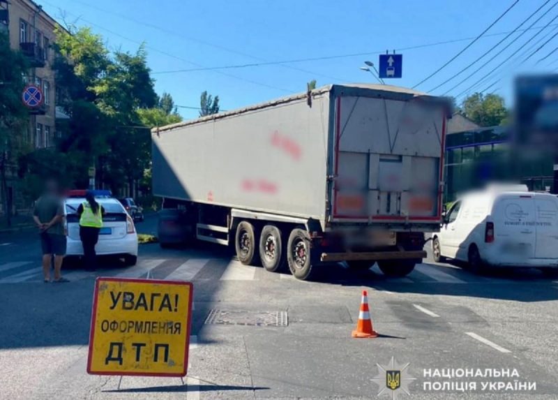 В Одессе на Пересыпи фура задавила женщину