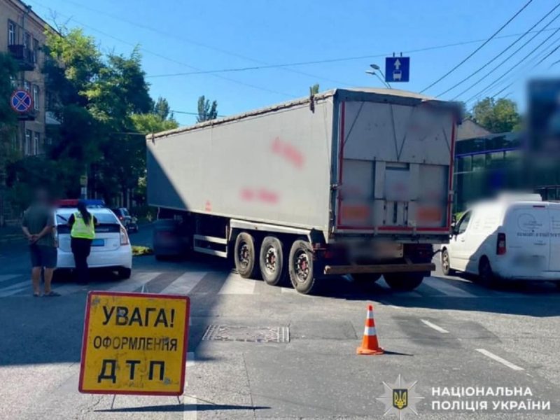 В Одессе на Пересыпи фура задавила женщину
