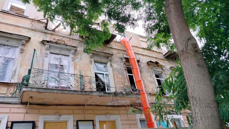 остраждалий будинок на Пастера, 54
