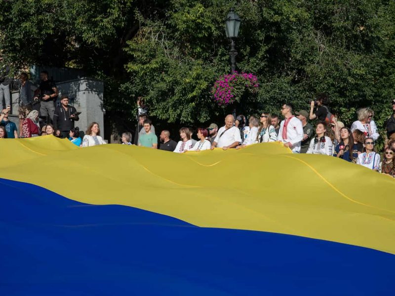 прапори та вишиванки