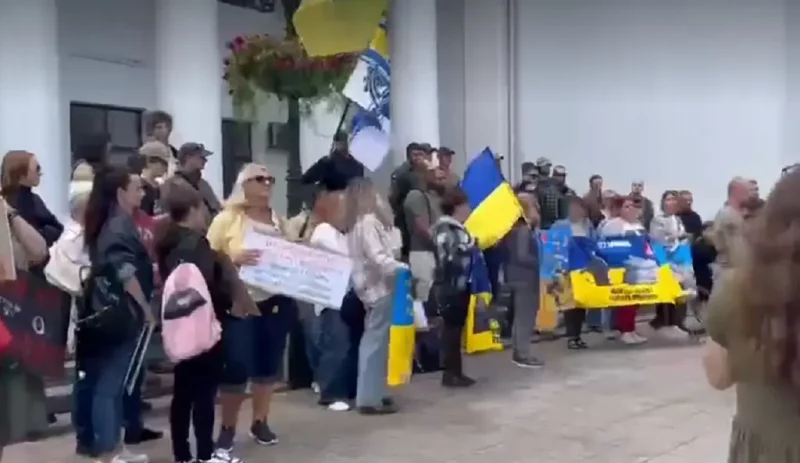К участникам акции «Гроші на ЗСУ» присоединились военные