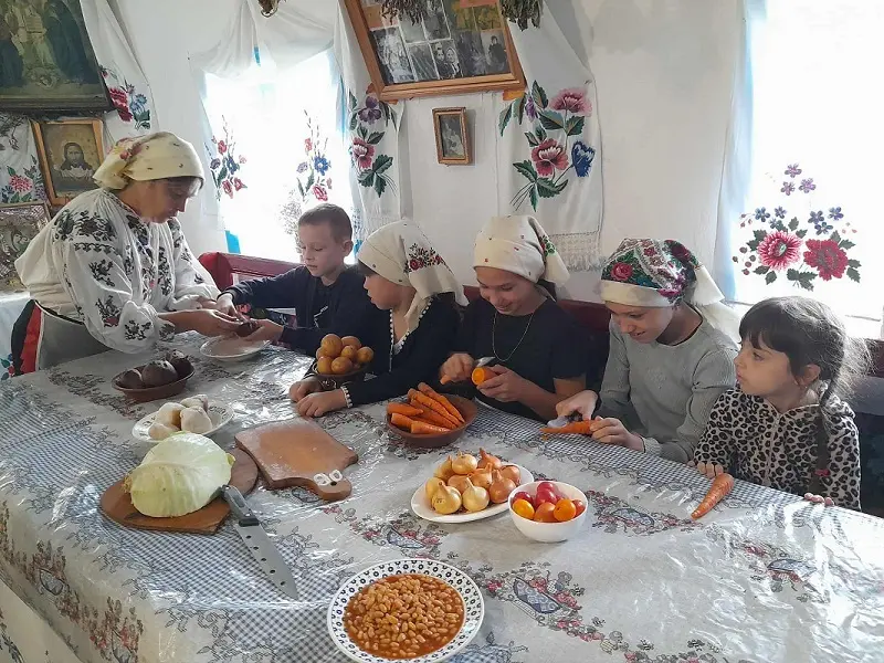 Мероприятие прошло в этнографическом музее села, где дети стали маленькими поварами