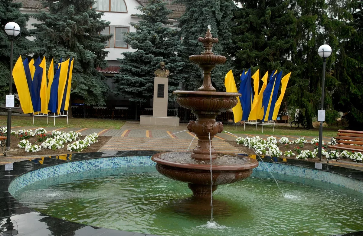 Центр селища