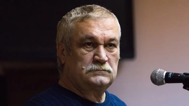 Писатель Василий Шкляр