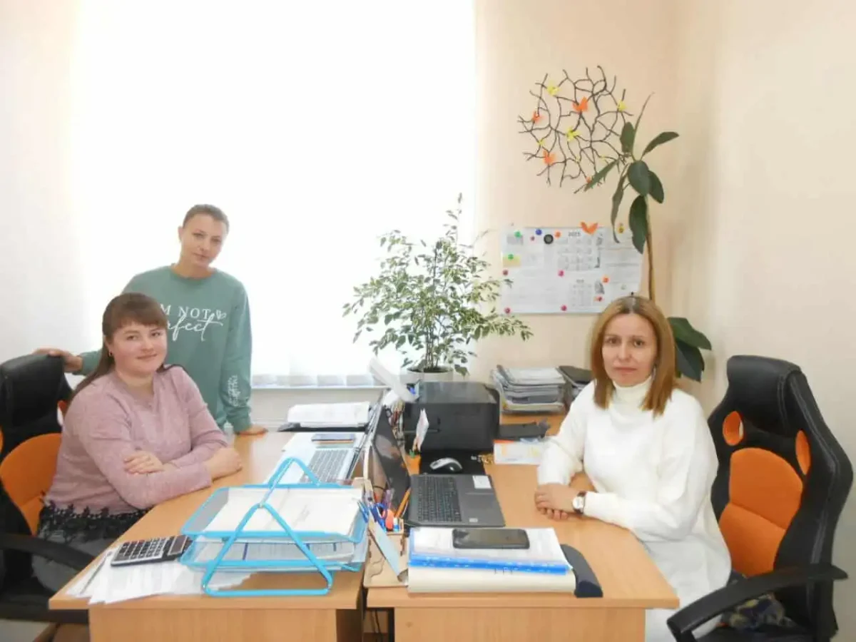 Алла Куруч (праворуч)