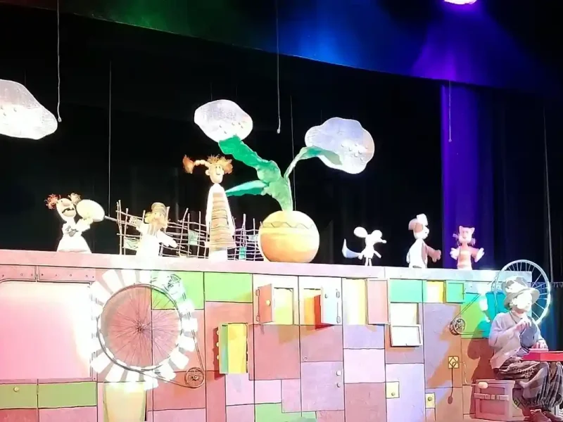 Казка Ріпка у Ляльковому театрі