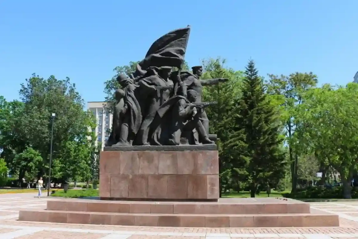 Памятник героям Николаевского десанта в Николаеве
