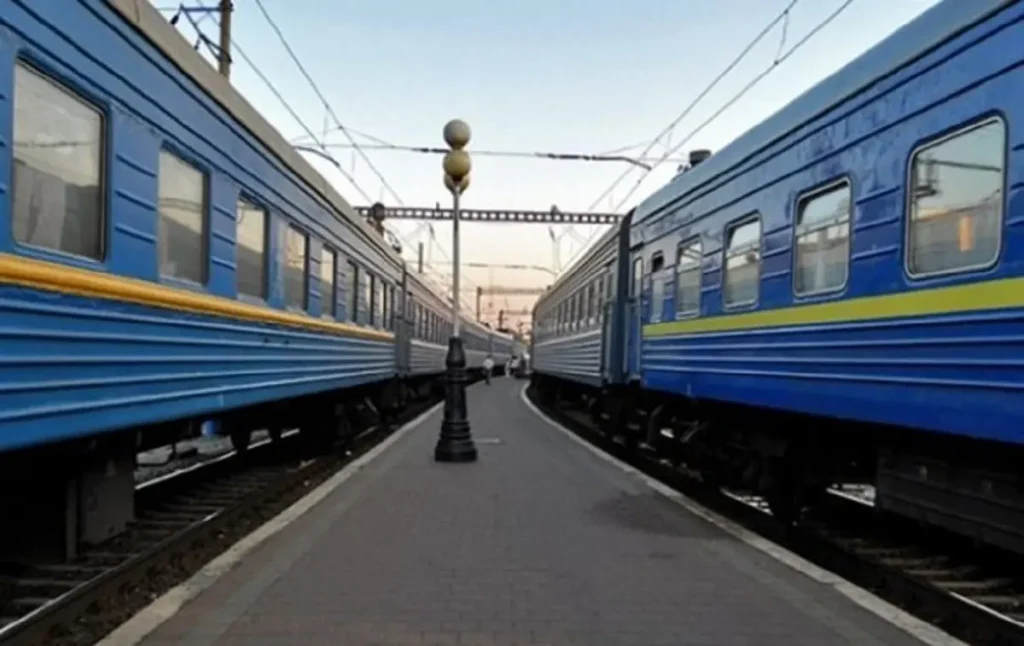 Поезда на вокзале
