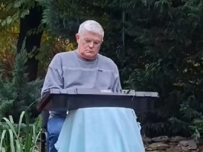 Игорь Беляков сыграл «Историю любви» в ответ на обвинения в жестокости к животным