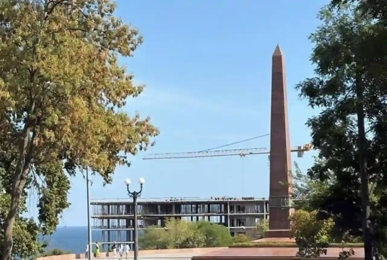 Строительство, которое закрыло море