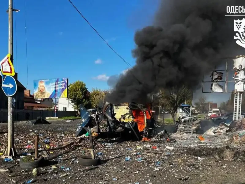 Росіяни обстріляли ринок у Чорноморську: є загиблі та поранені (ОНОВЛЮЄТЬСЯ)