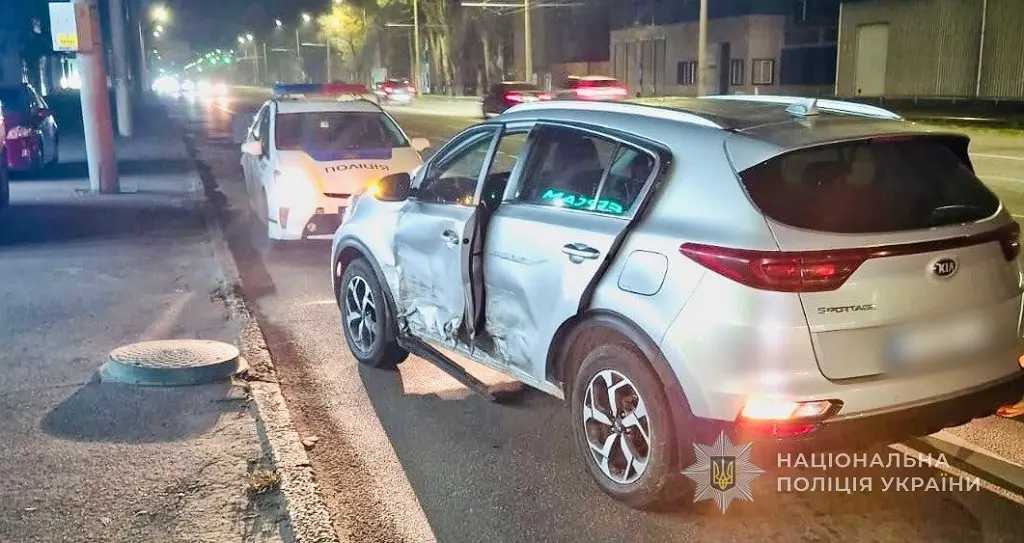 Авария на Пересыпи: две пассажирки получили травмы в ДТП с участием KIA и Hyundai