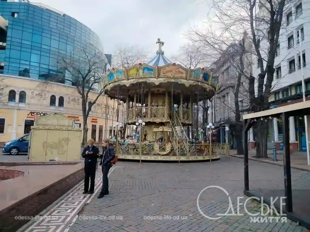 Карусель на Грецькій площі