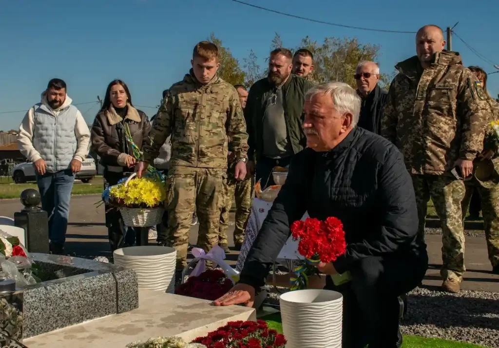 памятник на могиле Андрея Шевердина