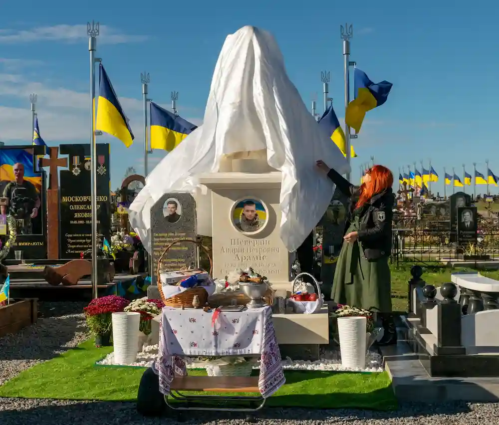 памятник на могиле Андрея Шевердина