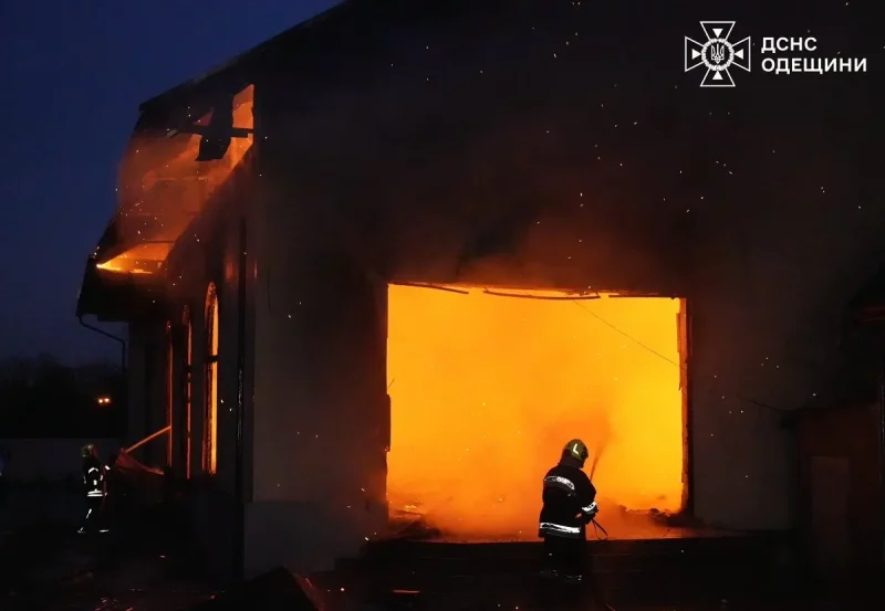 В Хаджибейском районе Одессы тушили масштабный пожар
