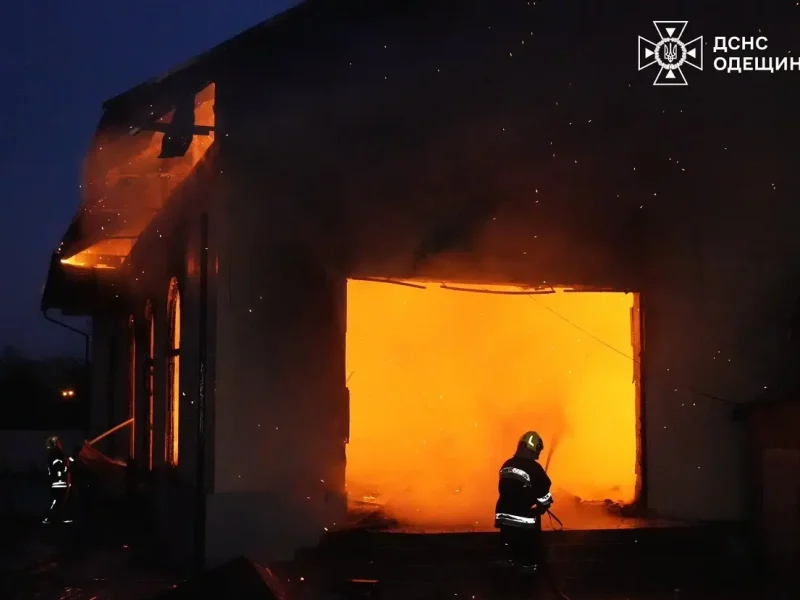 В Хаджибейском районе Одессы тушили масштабный пожар