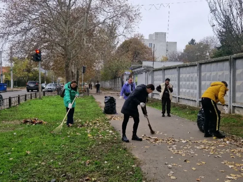 В Одессе субботник, 8 ноября 2025