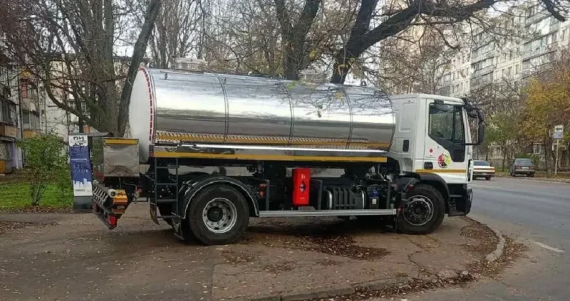 Часть Одессы без воды: где стоят автоцистерны с технической водой