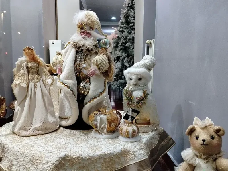 Осінь ще не закінчилася, а Одеса вже сяє по-новорічному