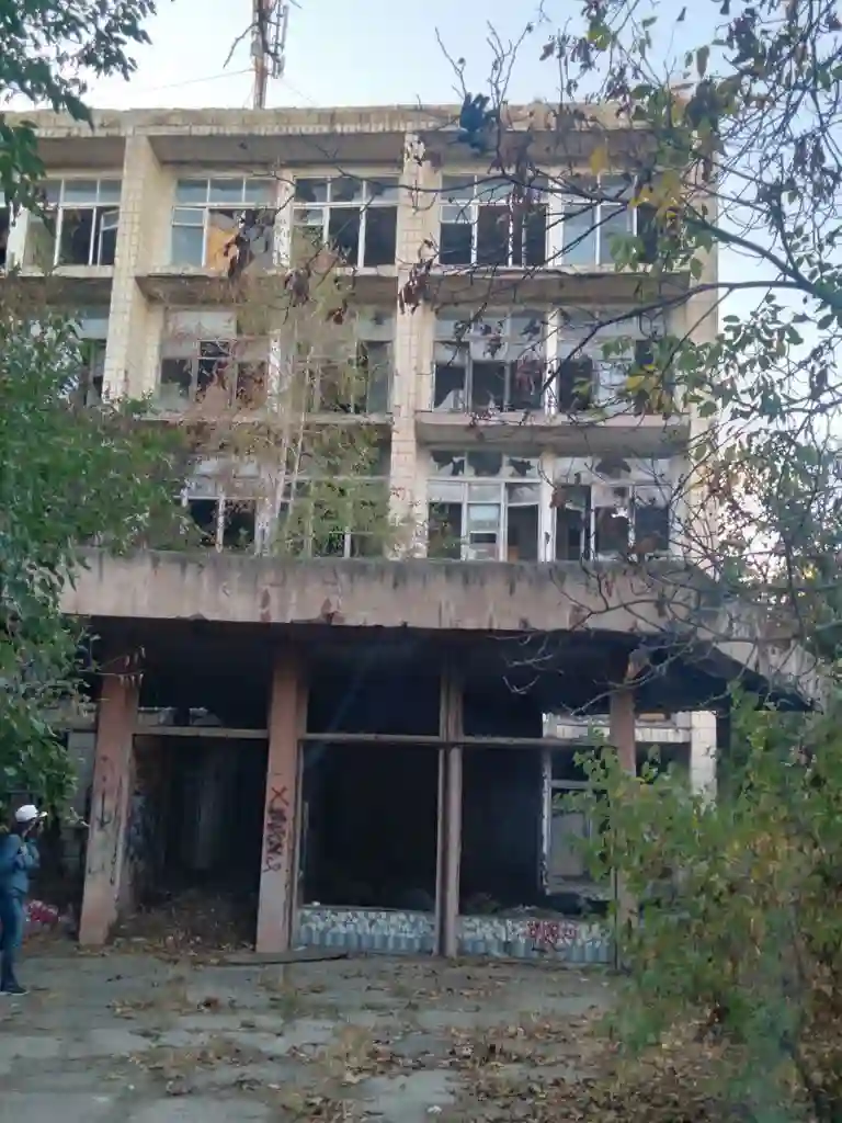 Що залишилось від санаторію "Червоні Зорі"