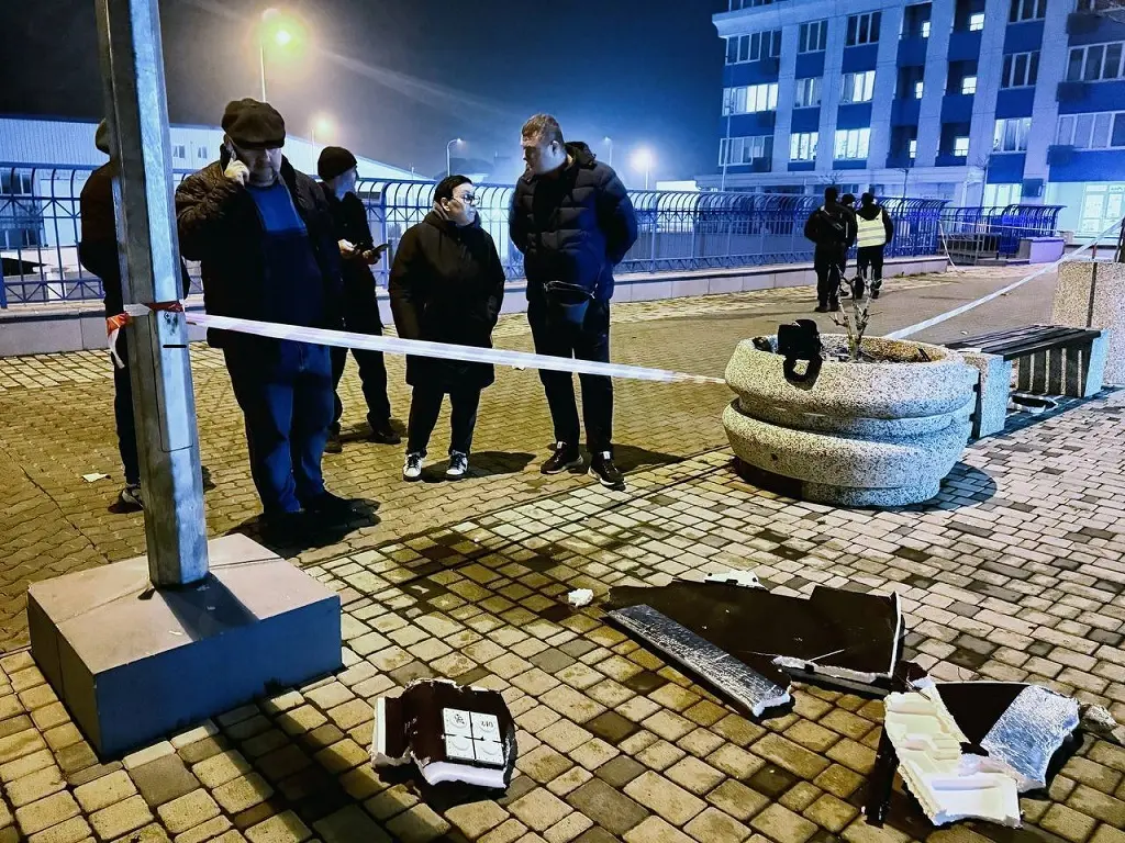 в Одессе дрон РФ упал среди жилых домов