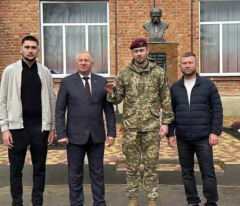 Ключі від джипа десантнкам