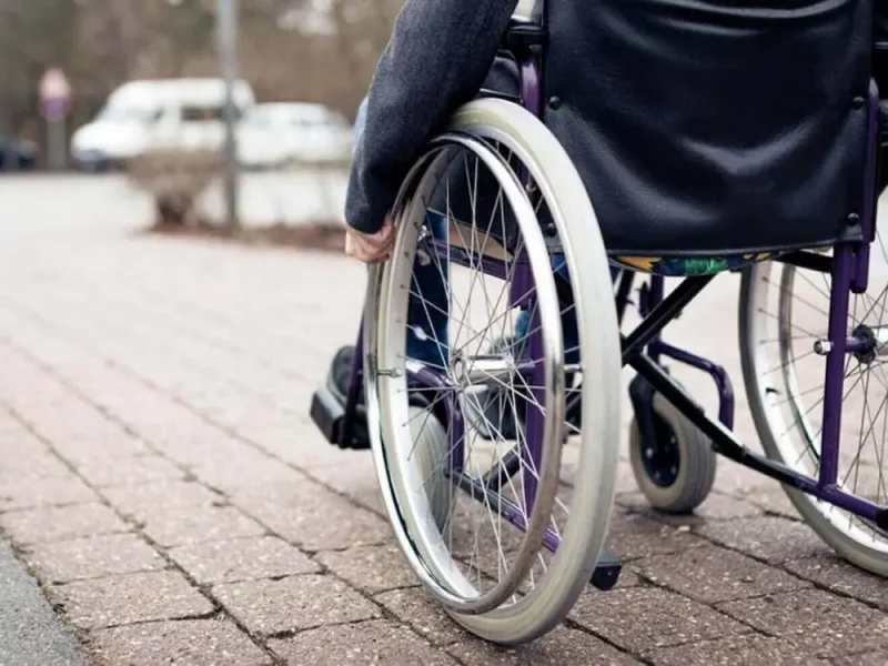 инвалидная коляска