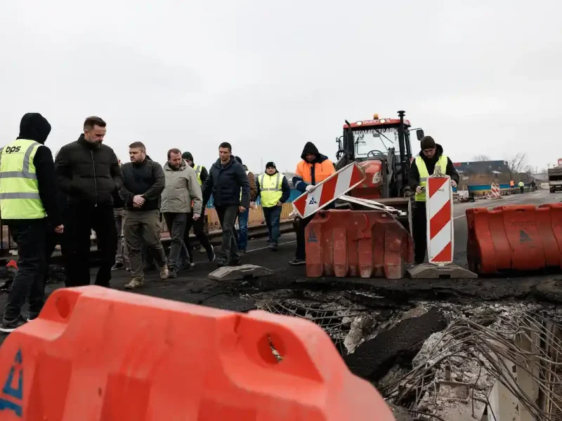 мост в Маяках