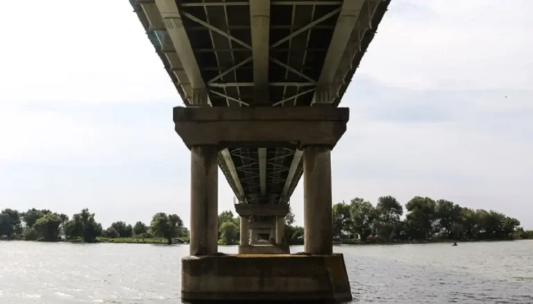 Мост в Маяках